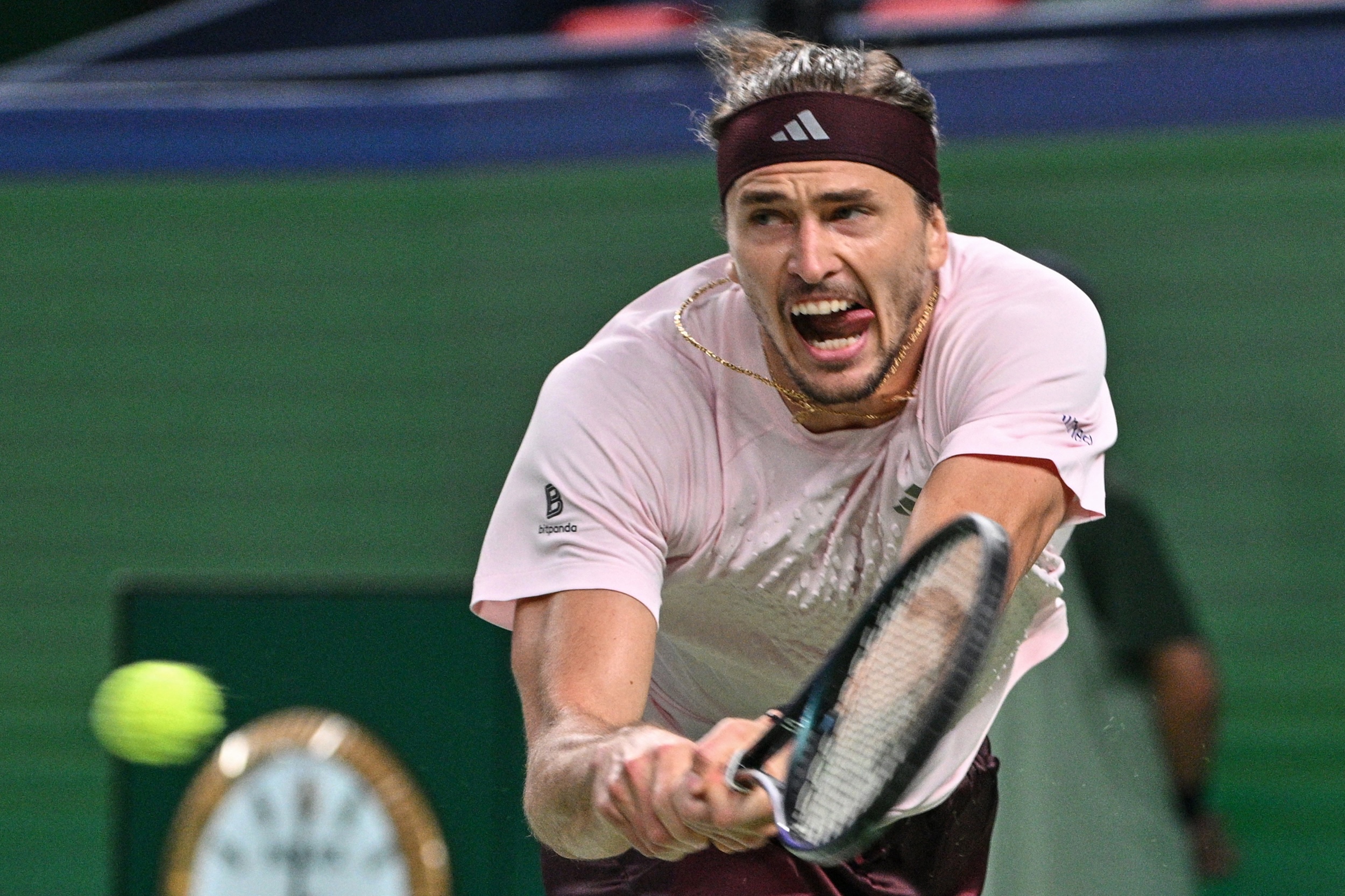 Alexander Zverev defies physical issues to reach Shanghai quarters
