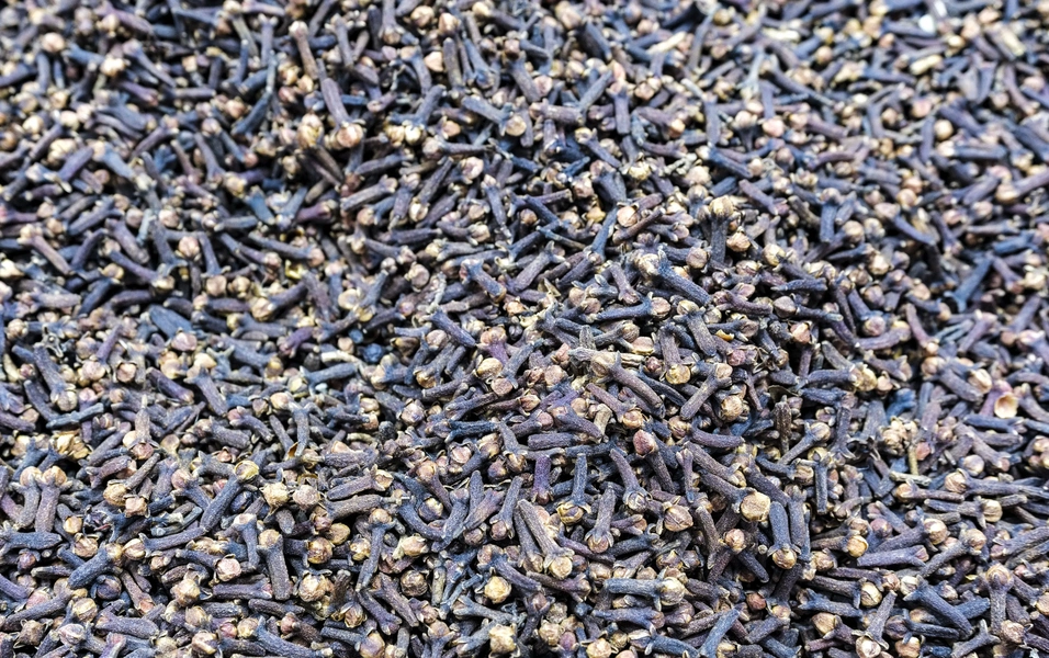 Mastering cloves for perfect flavor balance