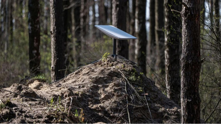 Ukrainian forces report restrictions on military Starlink service