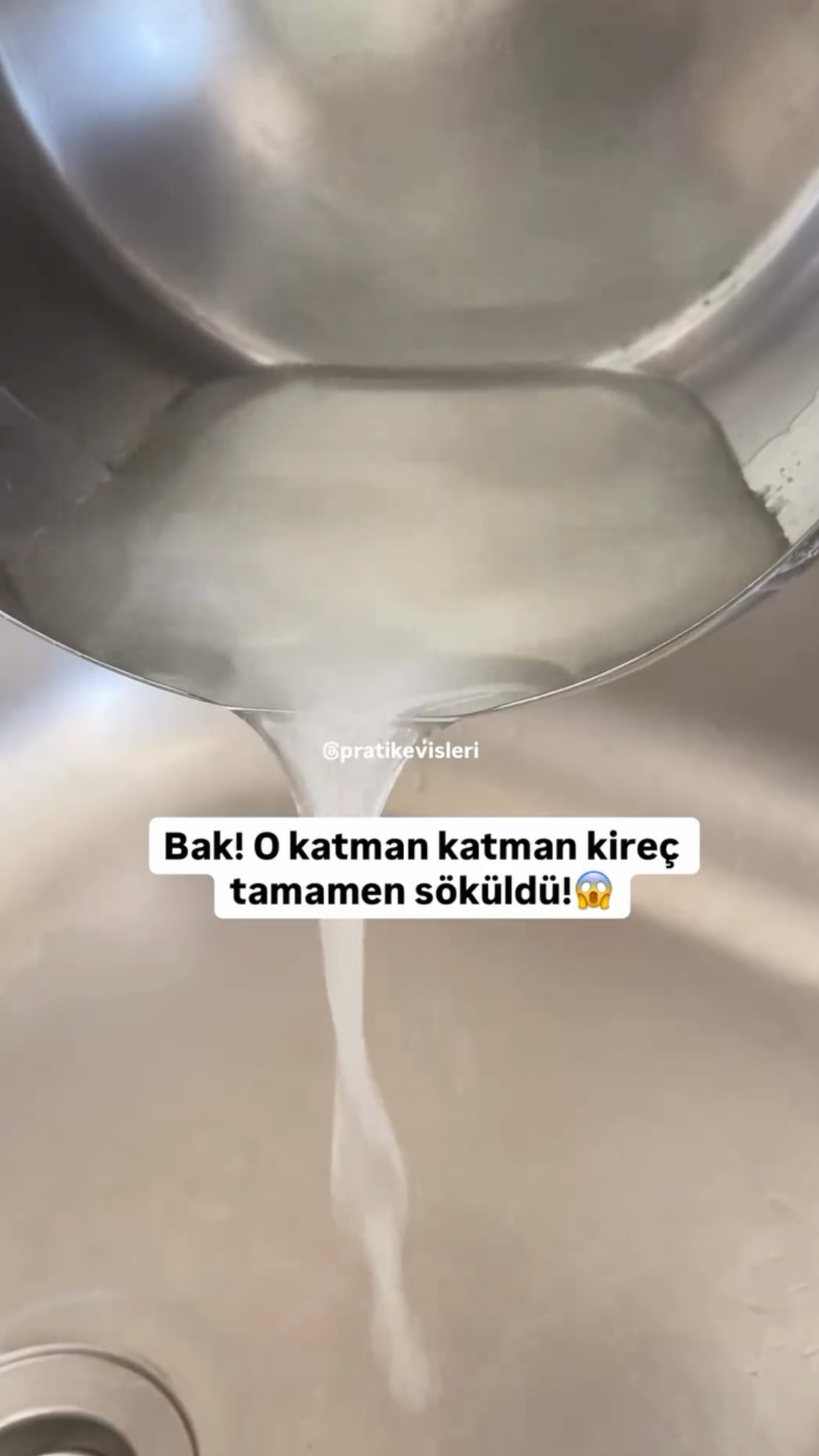 Bu basit yöntem çaydanlığınızın parlaklığını geri kazandırıyor