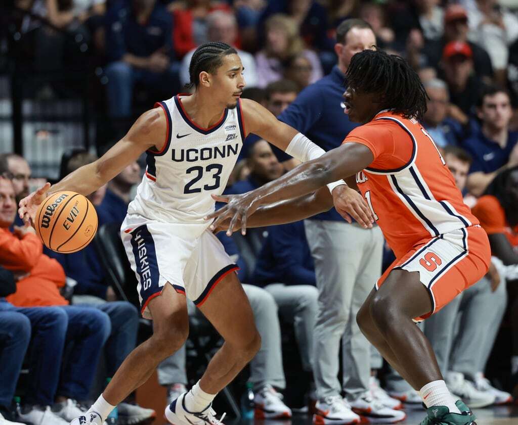 UConn pulls away in the second half to win big over Syracuse (Donna ...