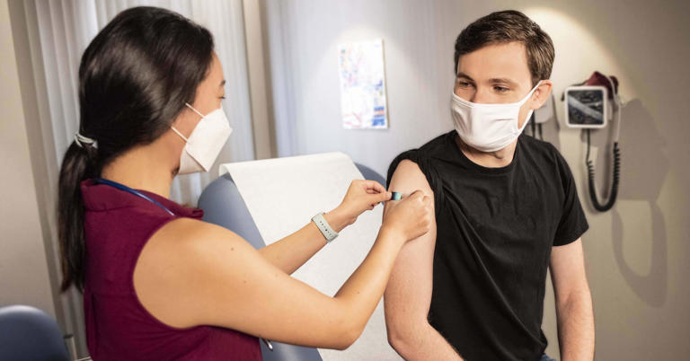 Over half of adults unvaccinated for COVID-19 fear needles – here’s ...