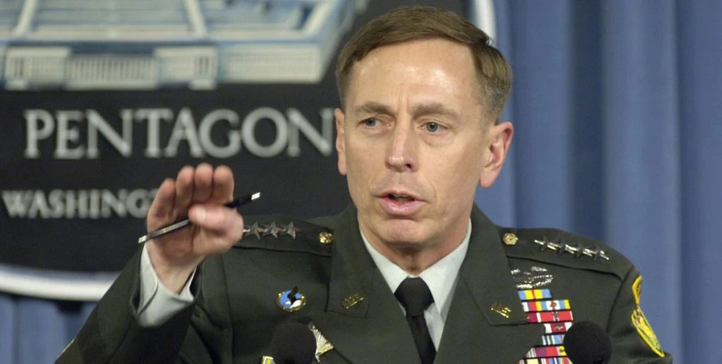Ex-CIA-Chef warnt: NATO braucht „neue Kriegskonzeption“ gegen Putin