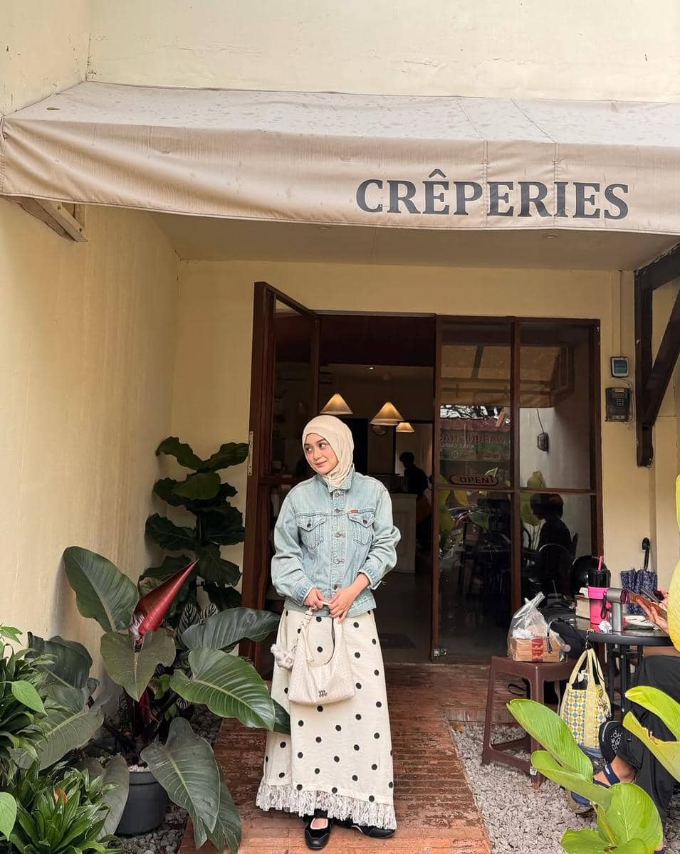 7 mix and match outfit rok polkadot, chic dan trendy