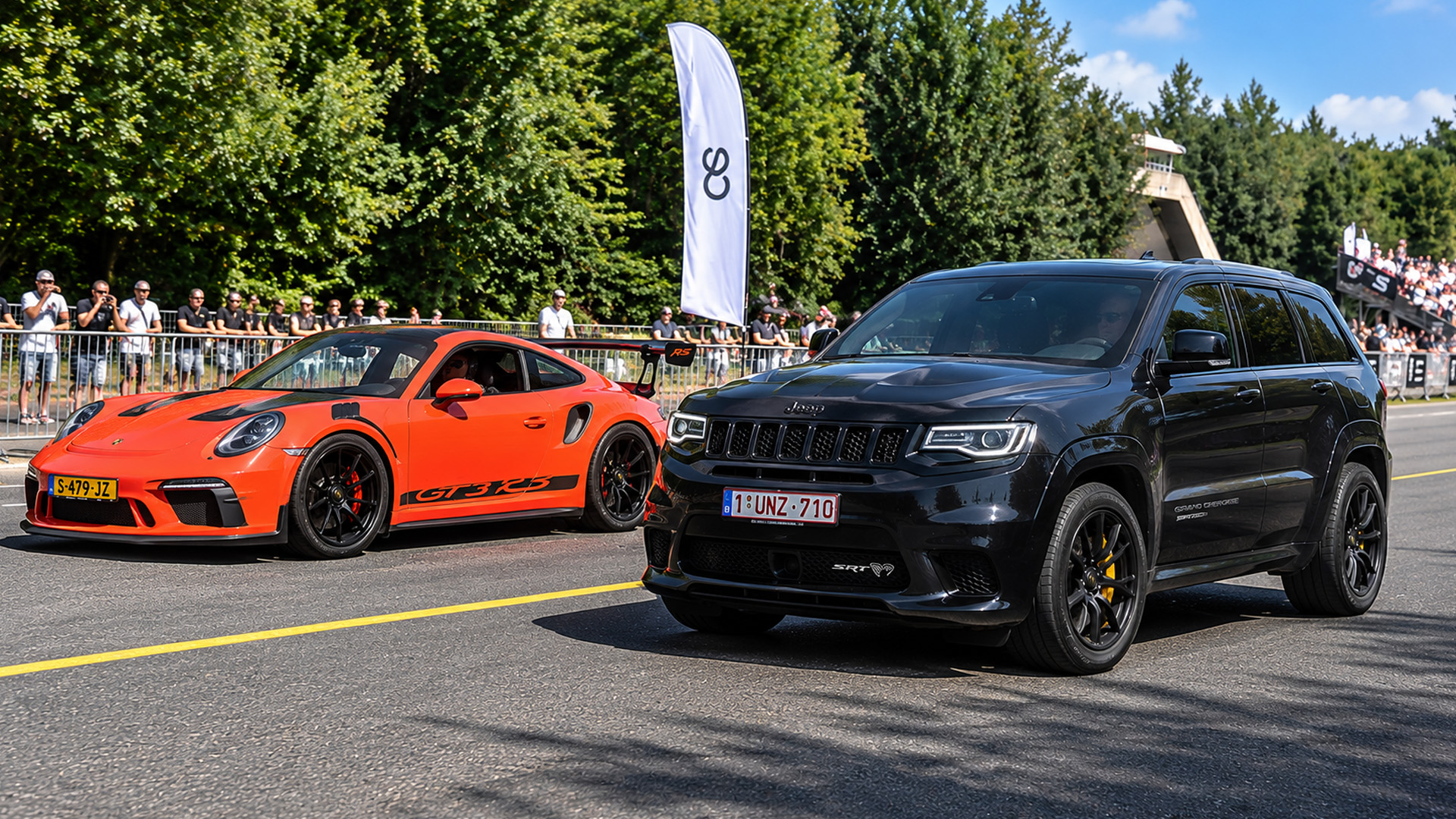707 HP Jeep Grand Cherokee Trackhawk meets Porsche GT3 RS