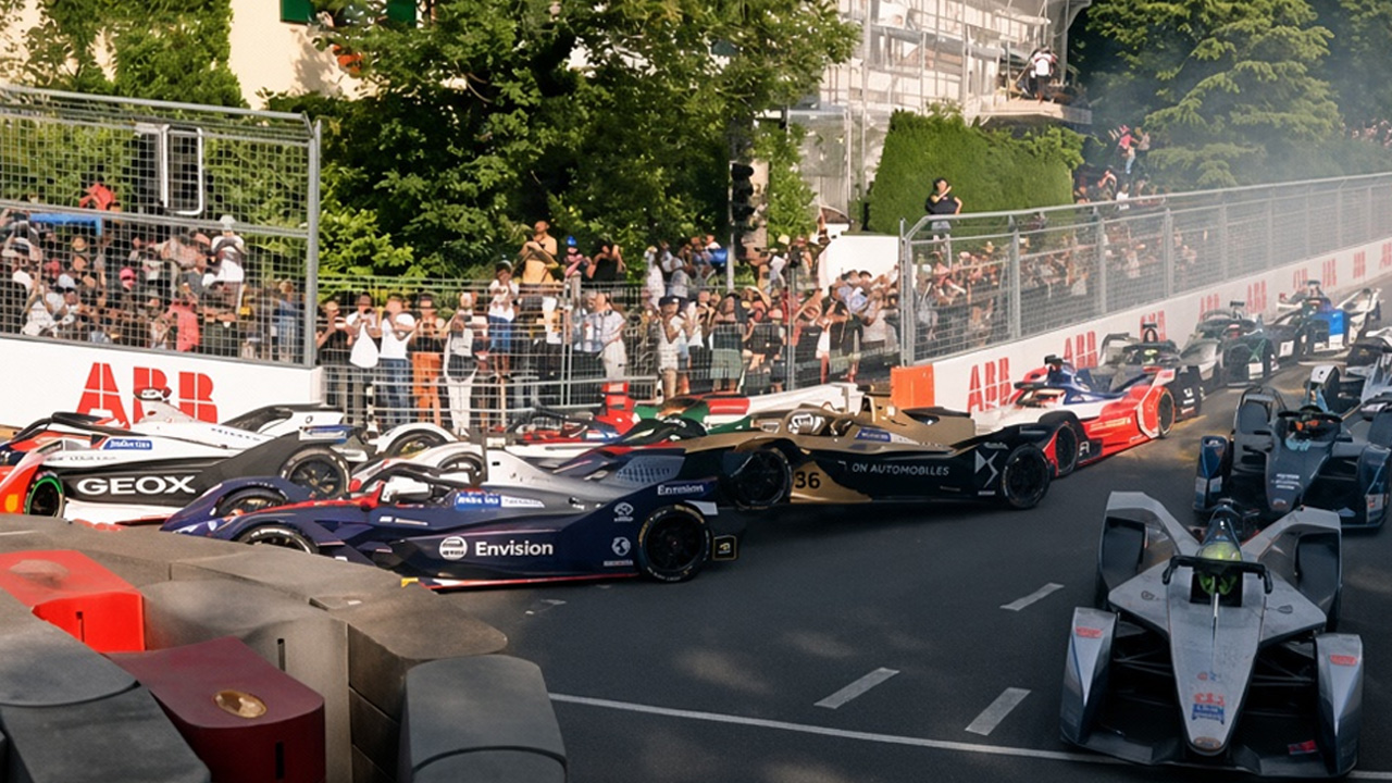 Formel E Renn-Action und dramatische Crashes in der ersten Kurve