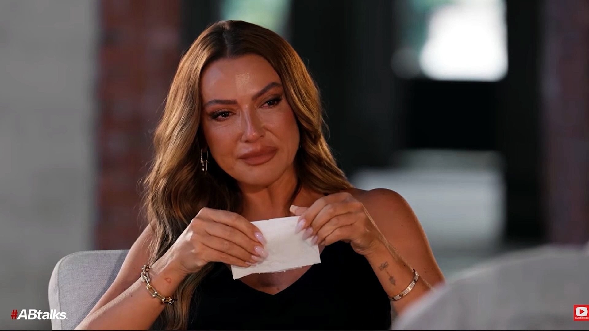 Hadise ablasıyla yaşadığı süreci anlatırken gözyaşlarına hakim olamadı