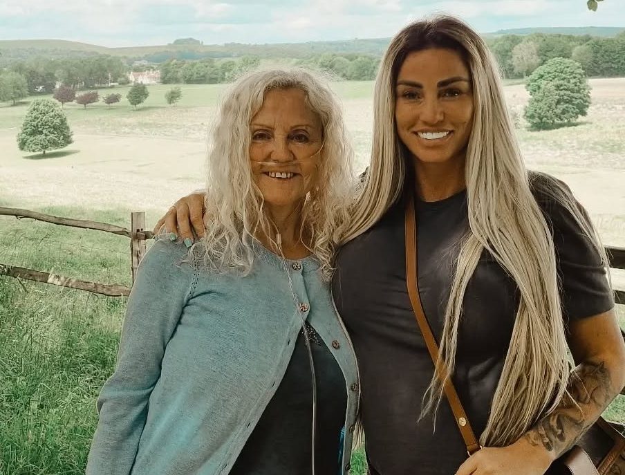 Katie Price says her terminally ill mother Amy Price has just days left