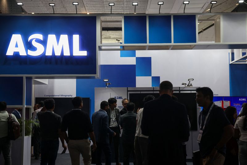 ASML、2029〜30年分の発注の打診も 人工知能向けの需要が装置の供給を上回る