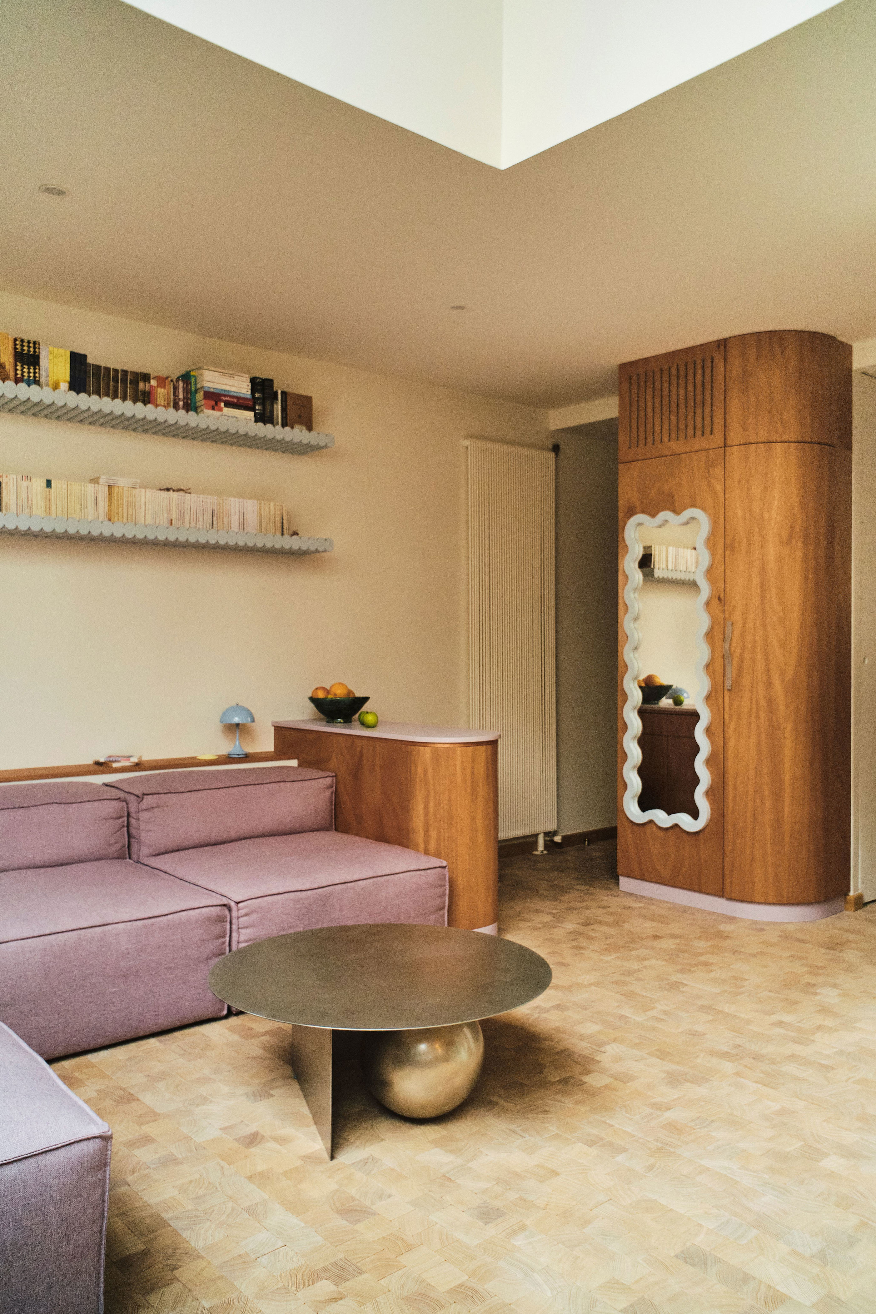 Le triplex de 77 m² d'un jeune couple boulevard Pereire, ludique et ...