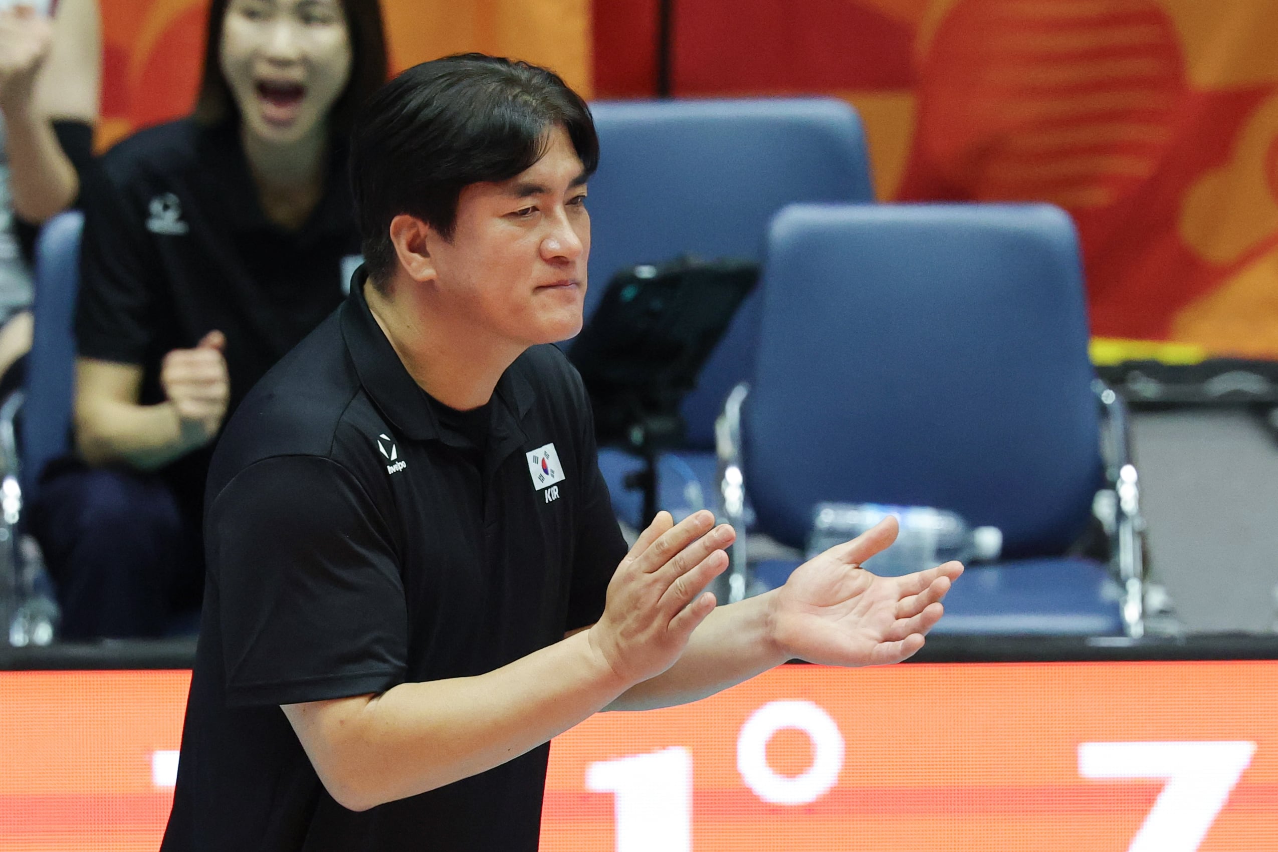Coach Cha Sang-hyun to lead women's volleyball team until 2028