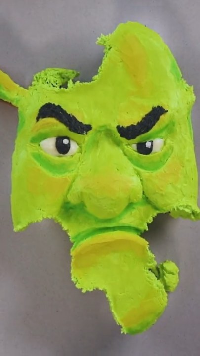 S02E37 - We eat Shrek 💚