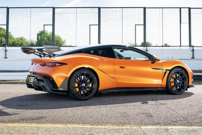 Denza Z, arriva in Italia l’anti-Ferrari low cost: 1.604 CV e 350 km/h