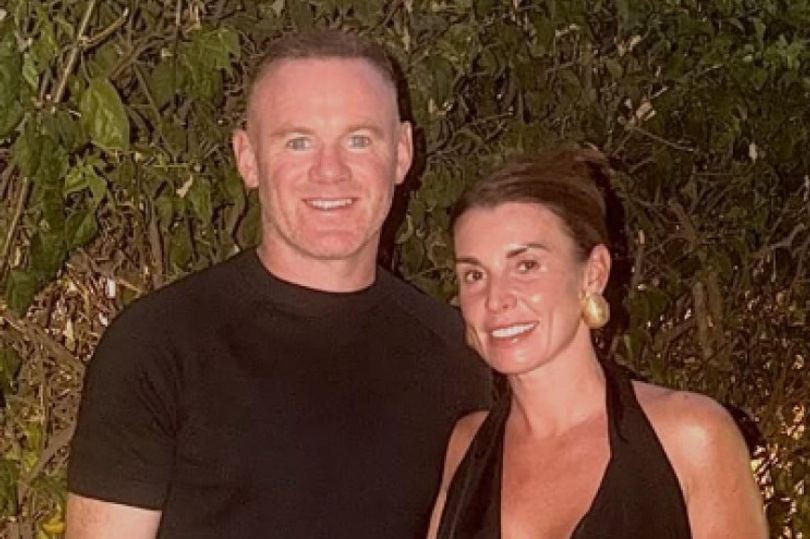 Wayne Rooney mistaken for teenage son as fans stunned by holiday snaps ...