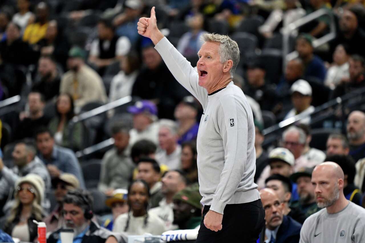 Where are Warriors with Steve Kerr's new offense? 'Not anywhere close ...