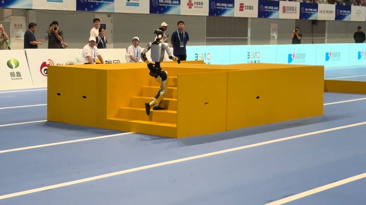 Humanoid robot successfully participates in sports challenge in Beijing