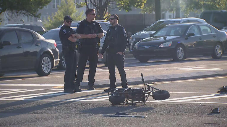 Police investigate serious pedestrian crash in east Charlotte