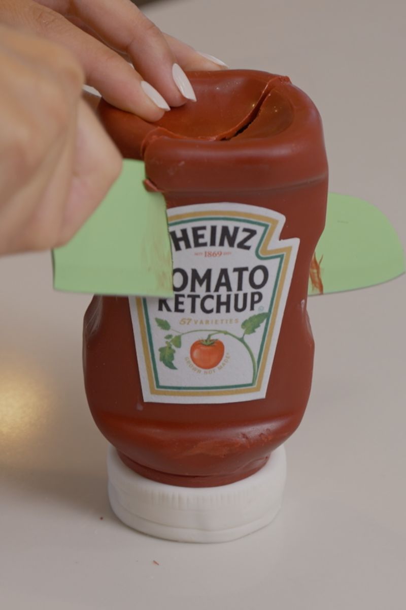 Marian Sarkisian creates cakes that look like real objects