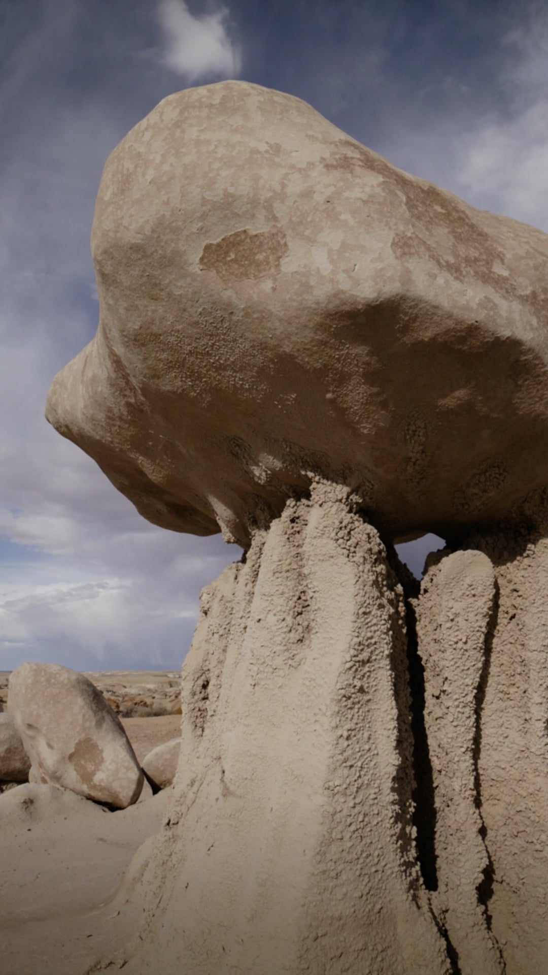 Bisti Badlands, USA: Drone glides over alien terrain