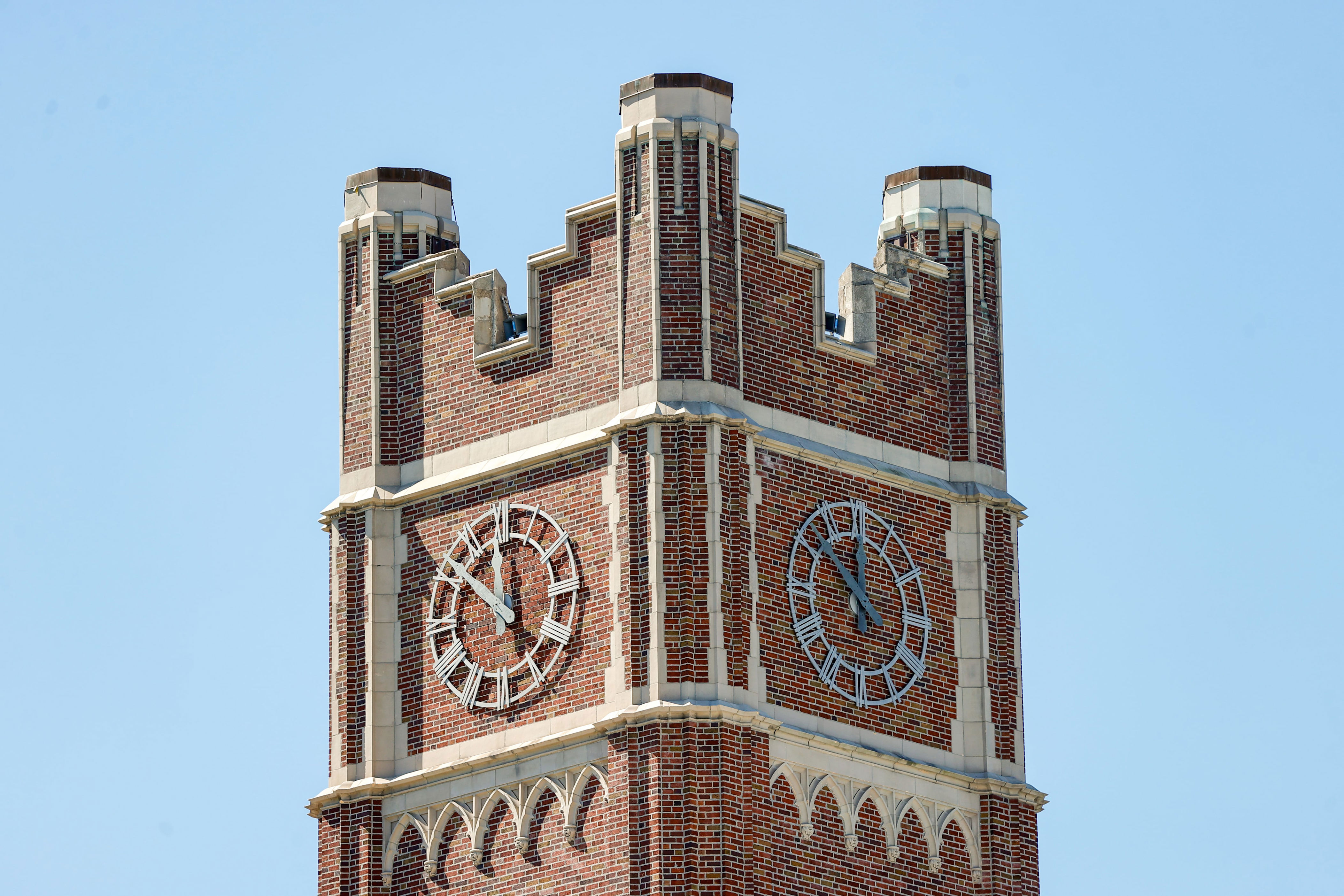 When should you turn back your clocks?