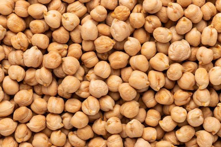 Cardiologists share the 7 foods they eat for lower blood pressure