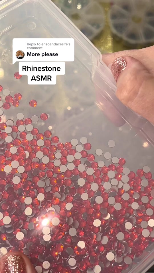 A relaxing glimpse into creative DIY art