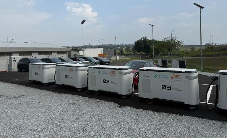 JomChargeX 1.4MW EV charging hub with 13 bays at Sepang now live. 50% ...