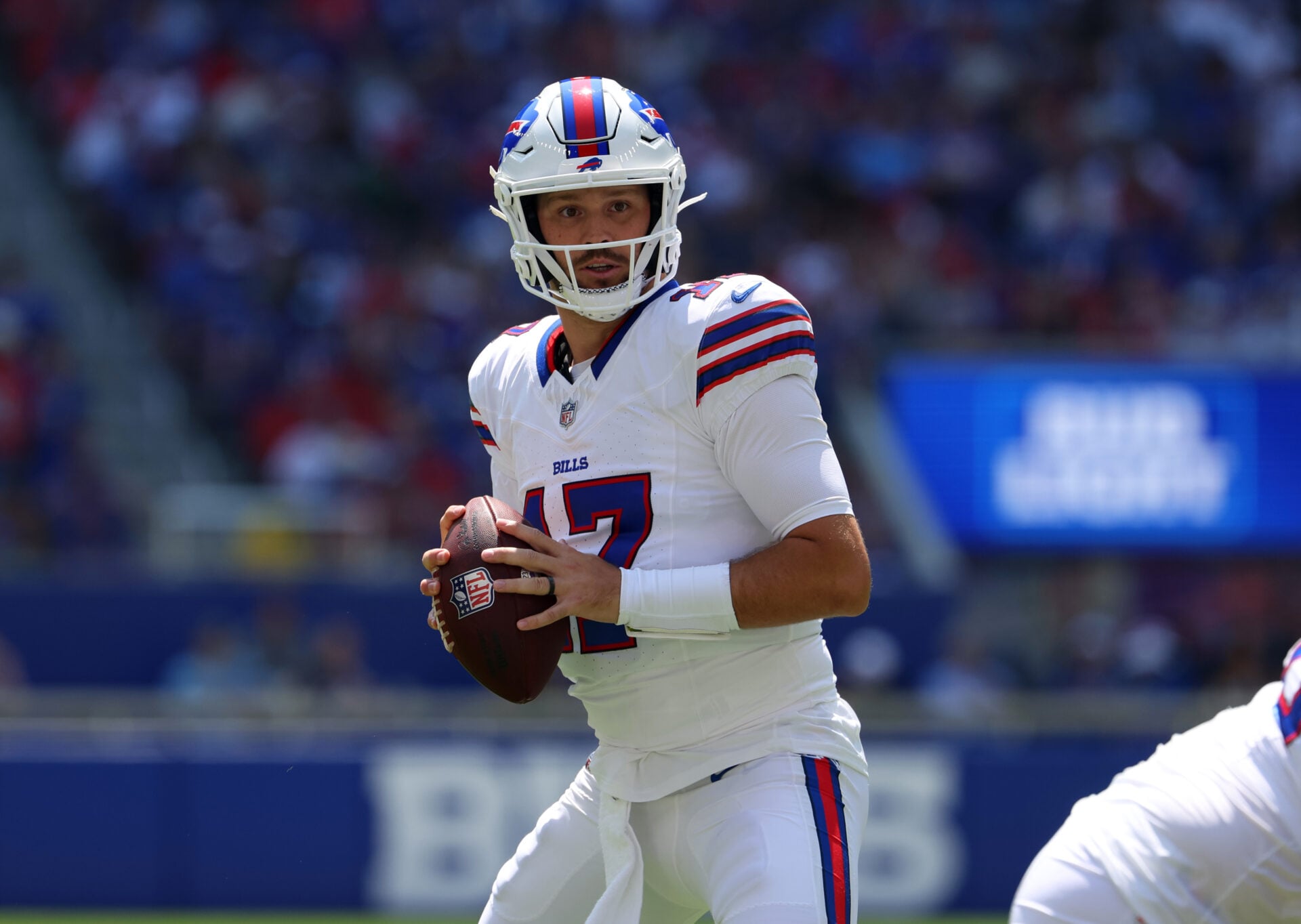 'Wow' – Buffalo Bills star reveals what it's like blocking for Josh Allen