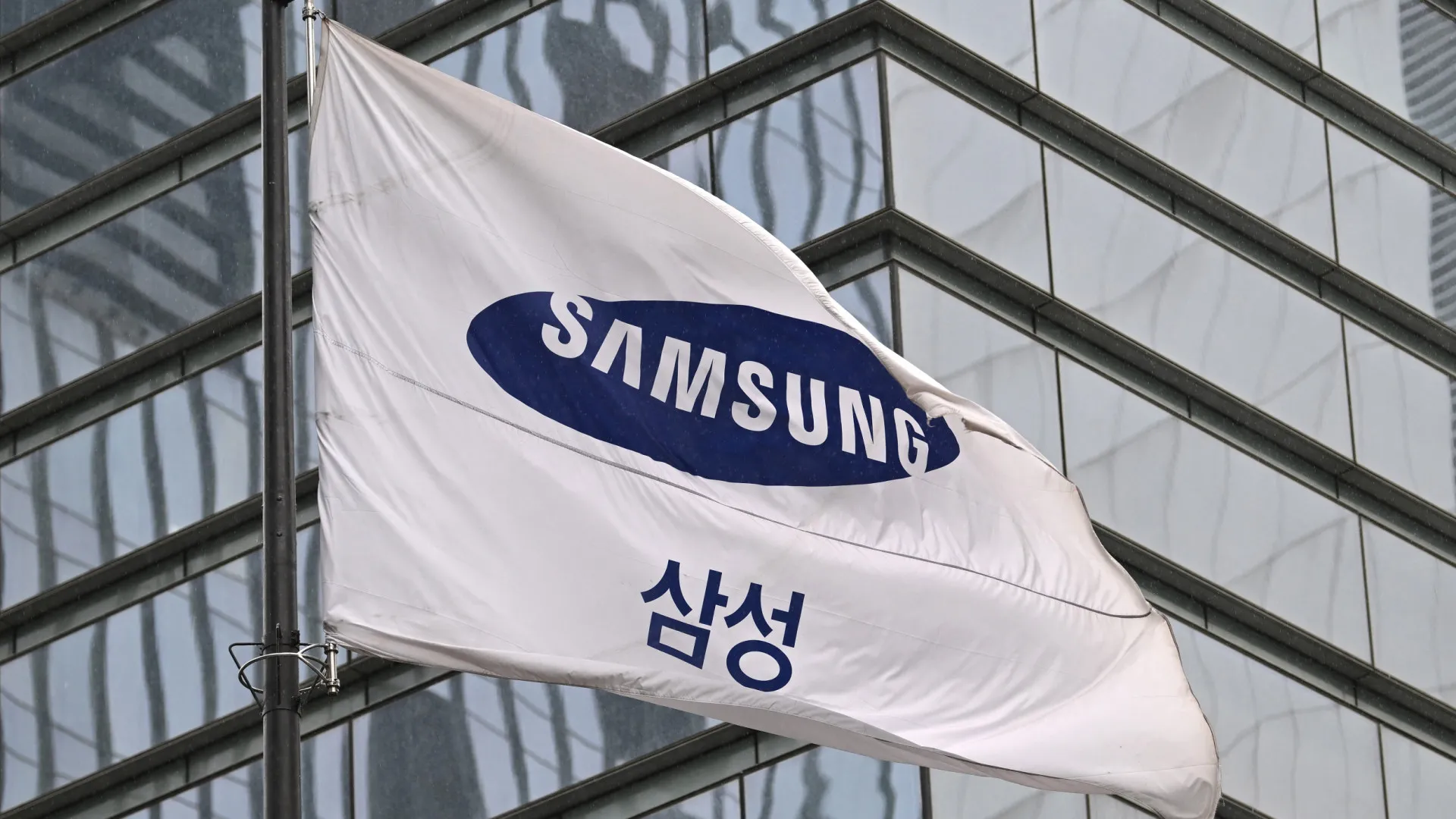 Samsung considera aumentar preços dos Galaxy S27 em 2027