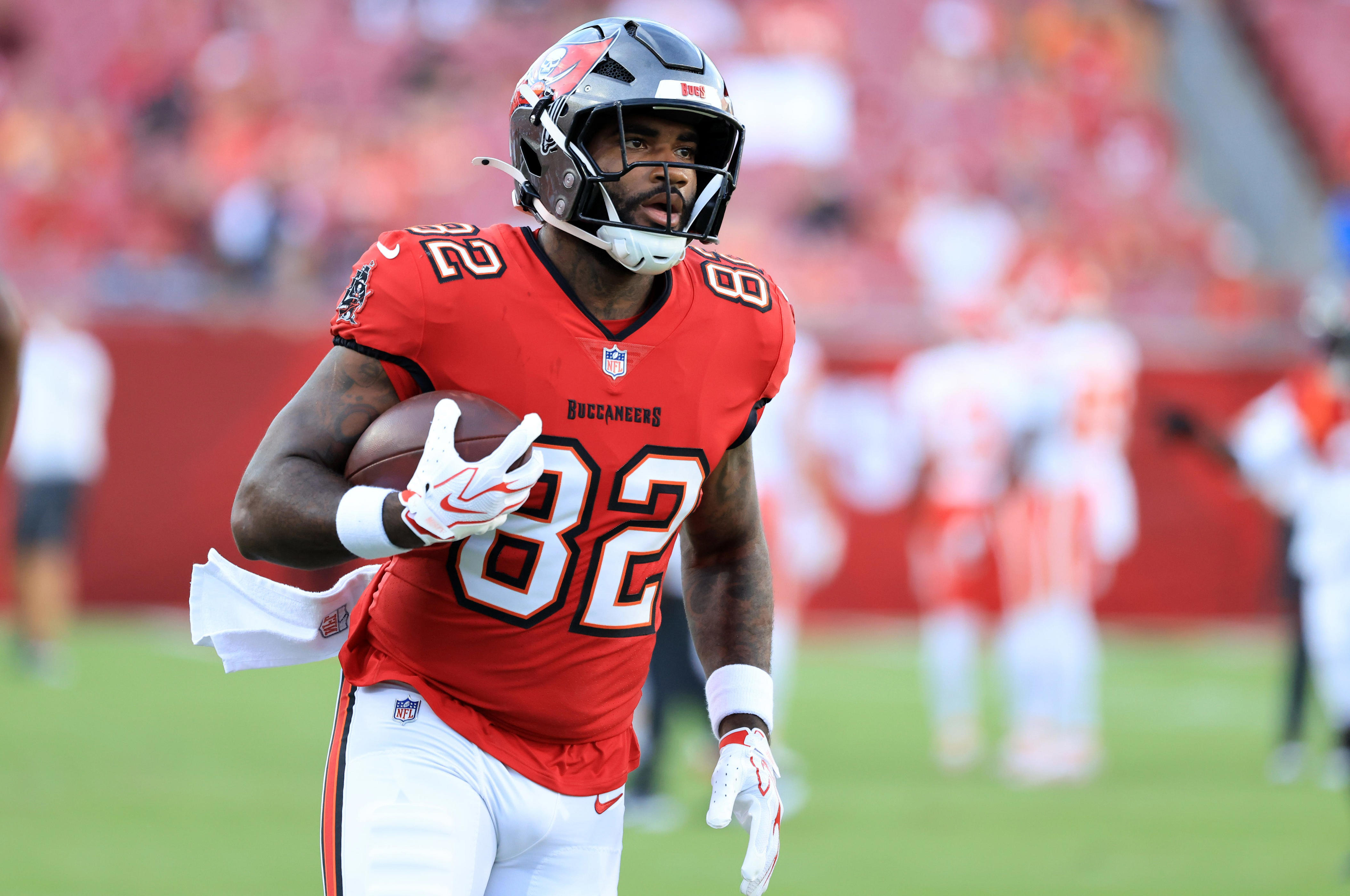 Former Buccaneers tight end Devin Culp signs with Browns