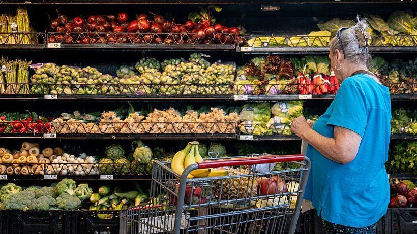 US inflation rises more than expected ahead of midterm elections