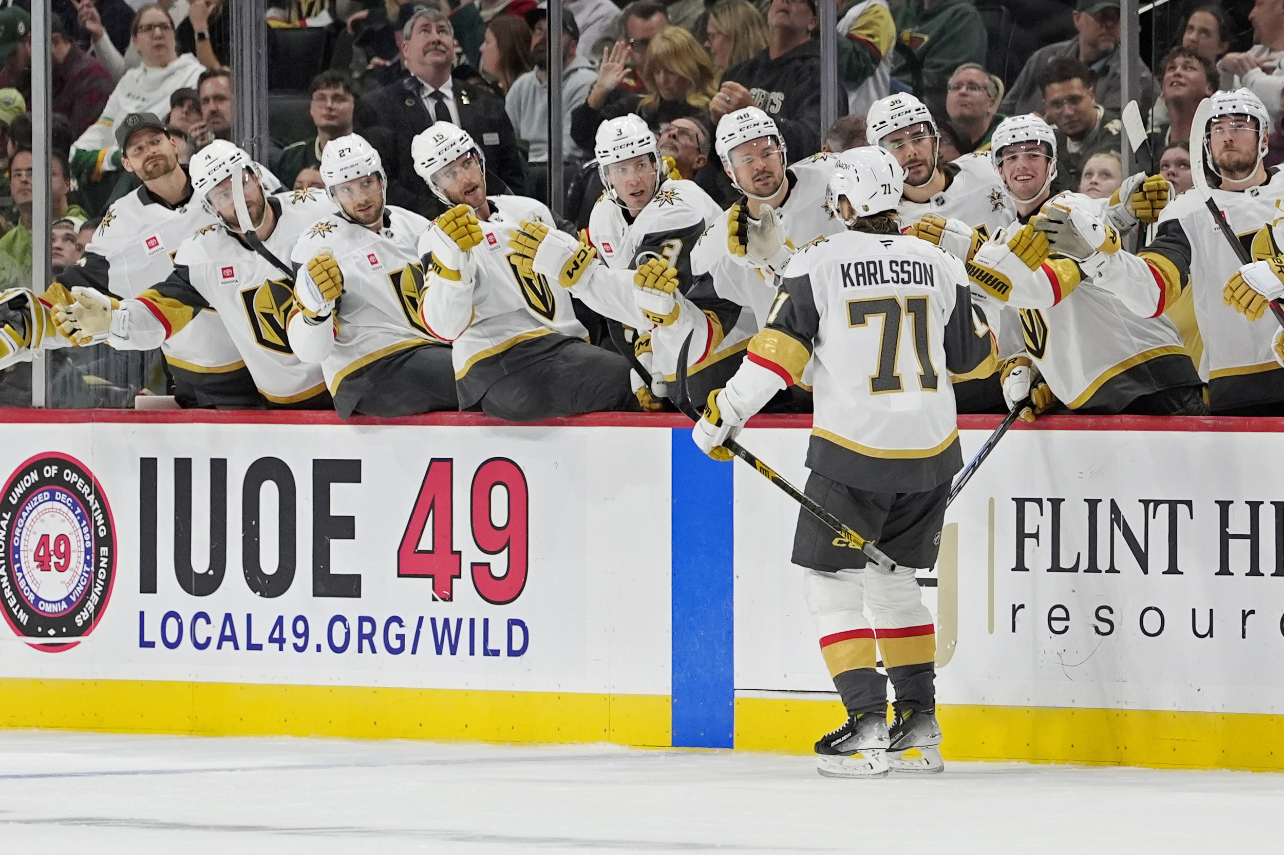 Golden Knights showcase their depth in 5-2 road win over Predators