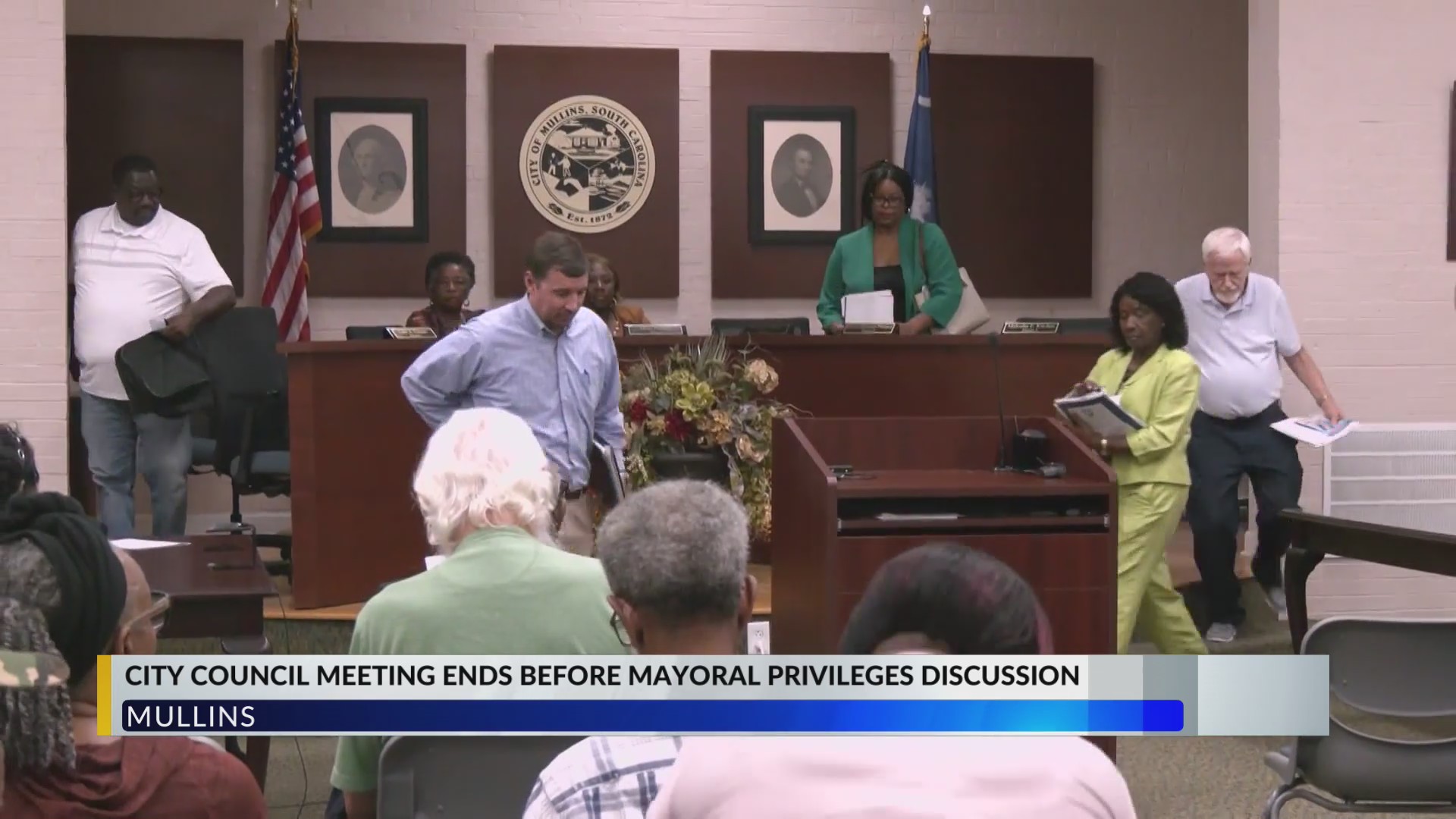 Mullins council adjourns before planned discussion of mayor's suspension