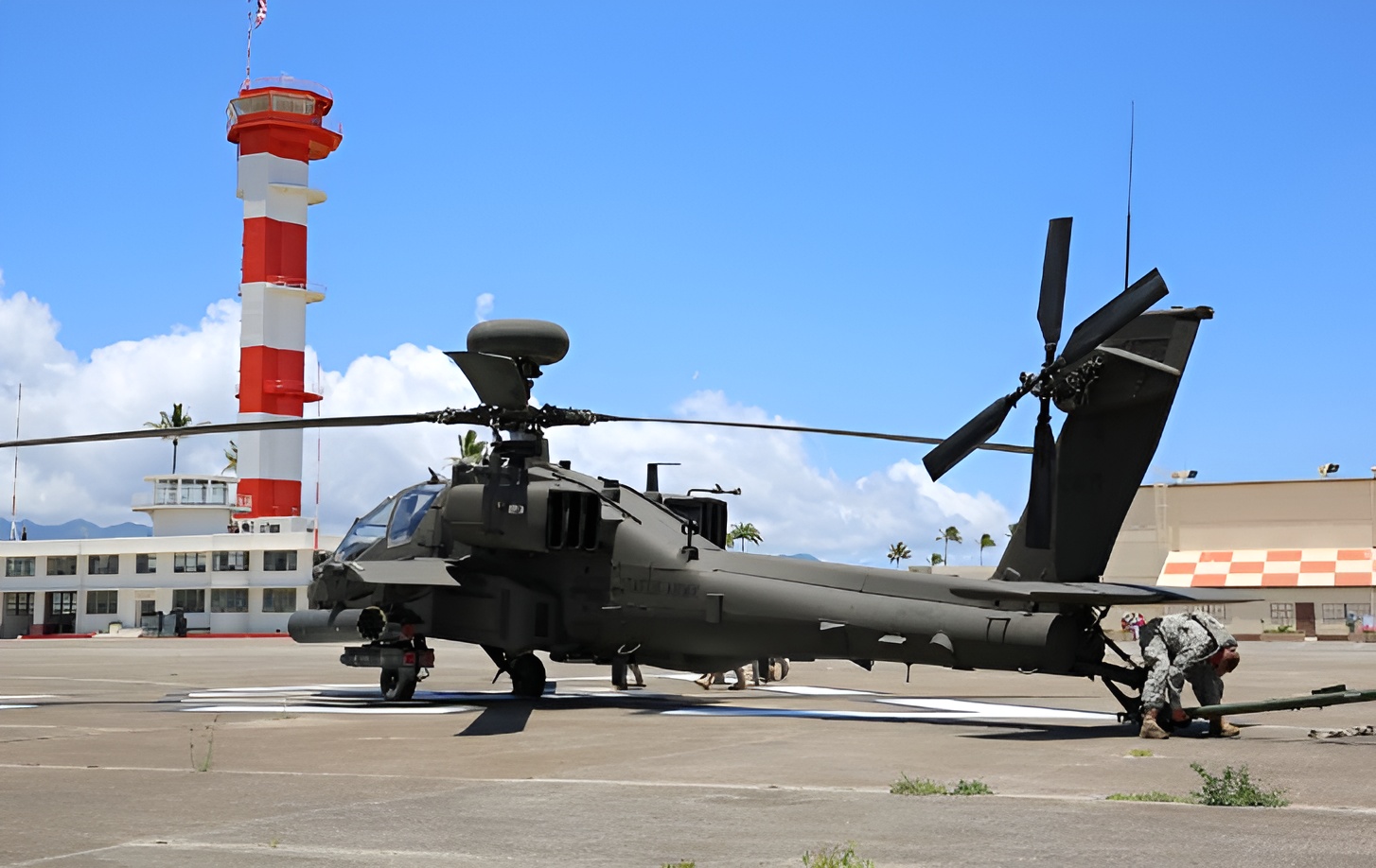 Army halted Apache training after crash killed two pilots