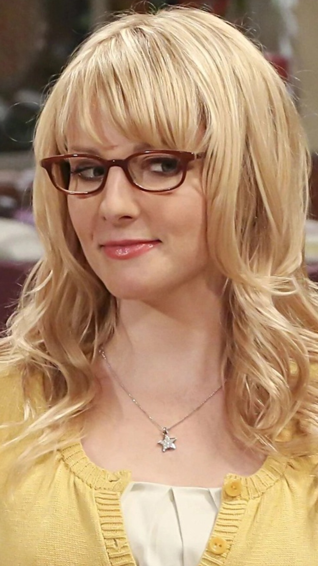 What The Big Bang Theory's Melissa Rauch looks like without blond hair ...