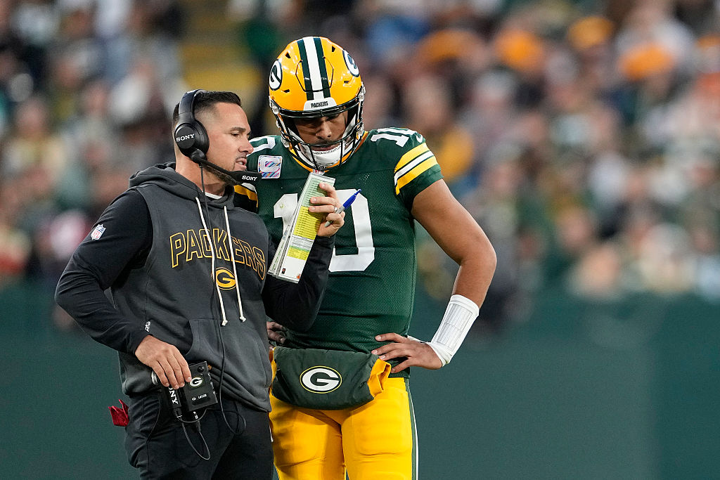The most important 25 seconds in football: Inside coach-to-QB communication