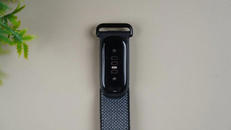 Google Fitbit Air review: Comfortable, capable and all about data