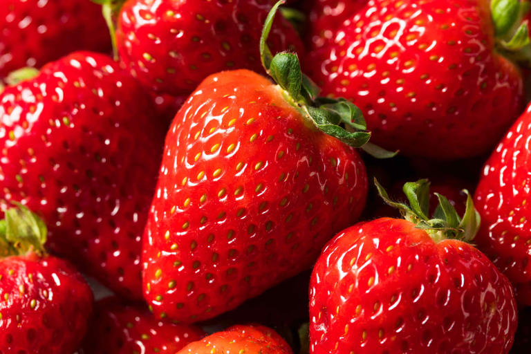 Cardiologists share the 7 foods they eat for lower blood pressure
