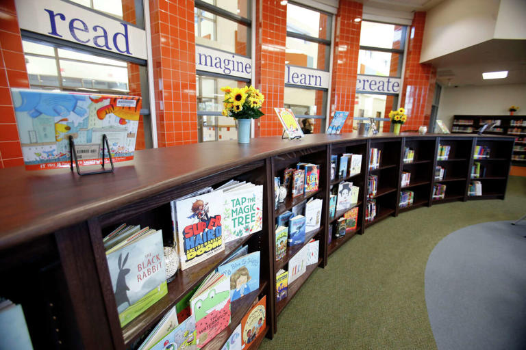 Members question purpose of North Texas school library advisory ...
