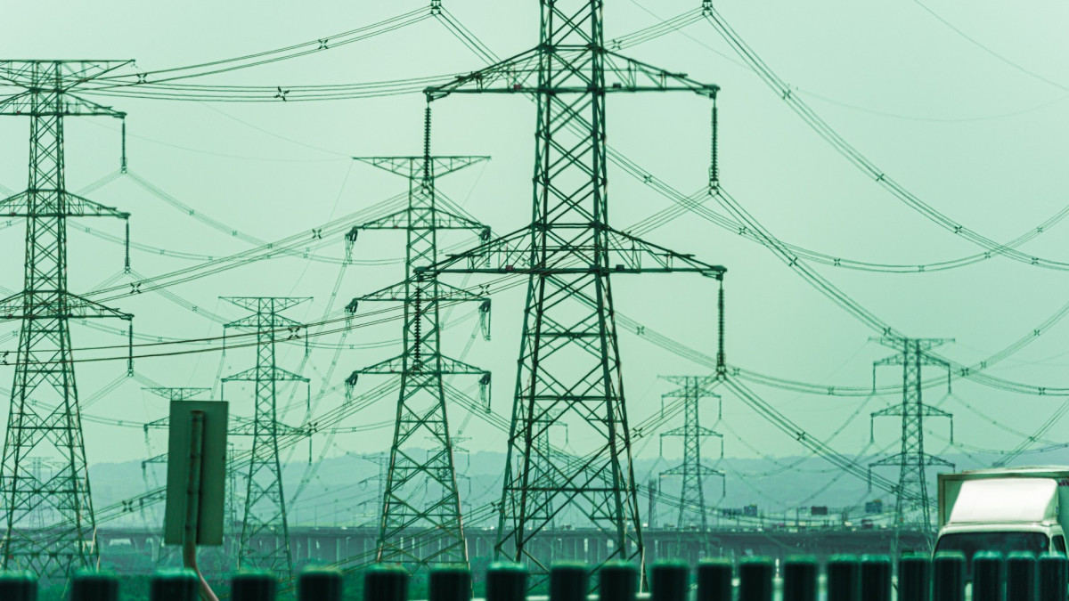 Power prices top $1,000 on PJM as heat collides with fall plant maintenance