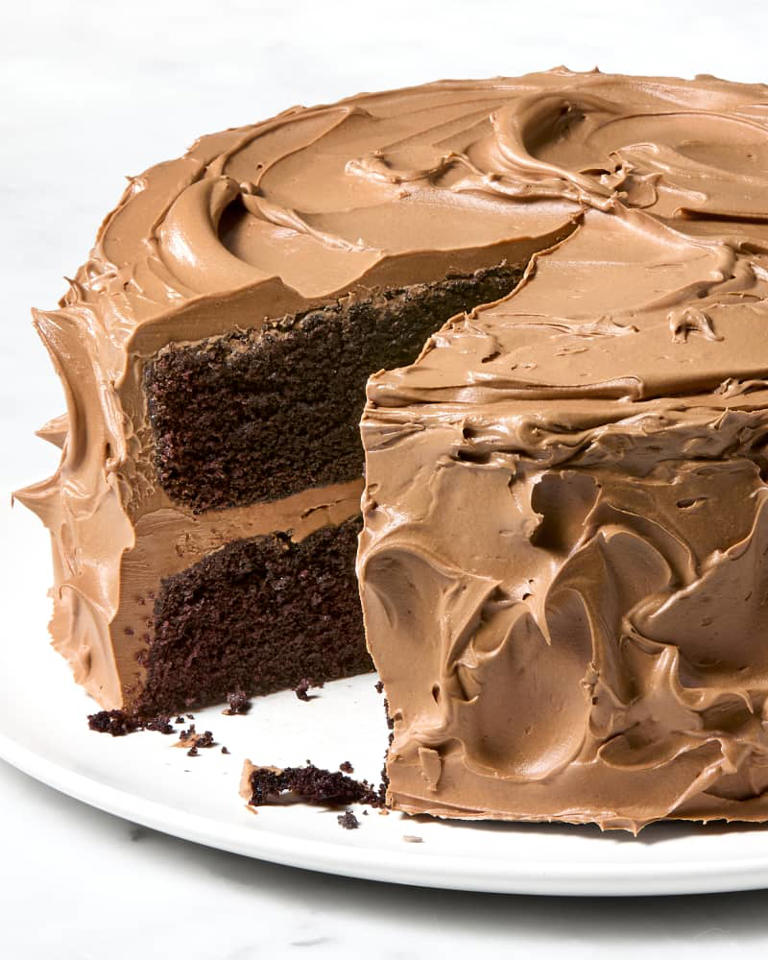 I tried 6 famous homemade chocolate cakes and the winner will be the ...