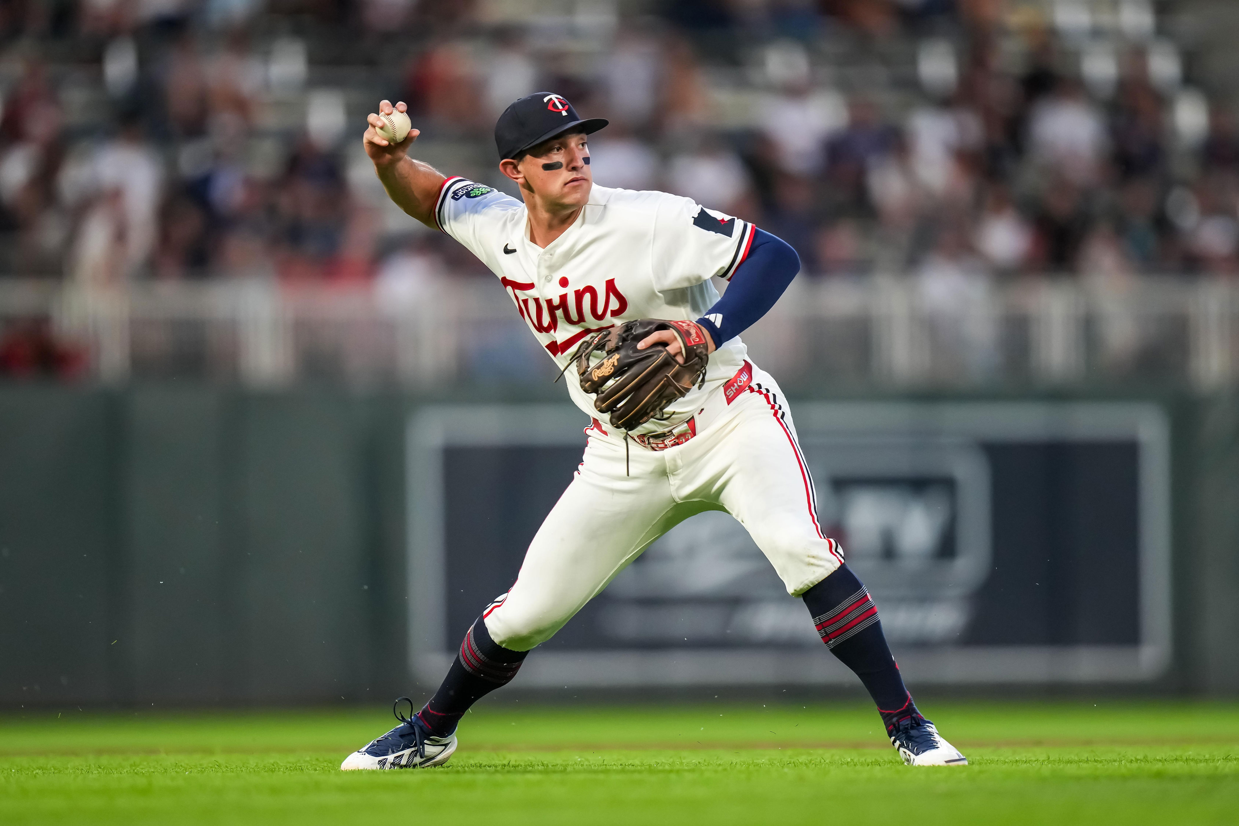 Brooks Lee named Gold Glove finalist