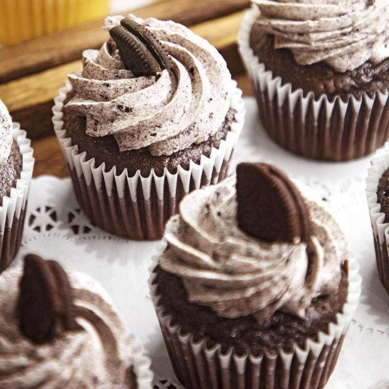 These Halloween cupcakes make for a frightfully fun party spread