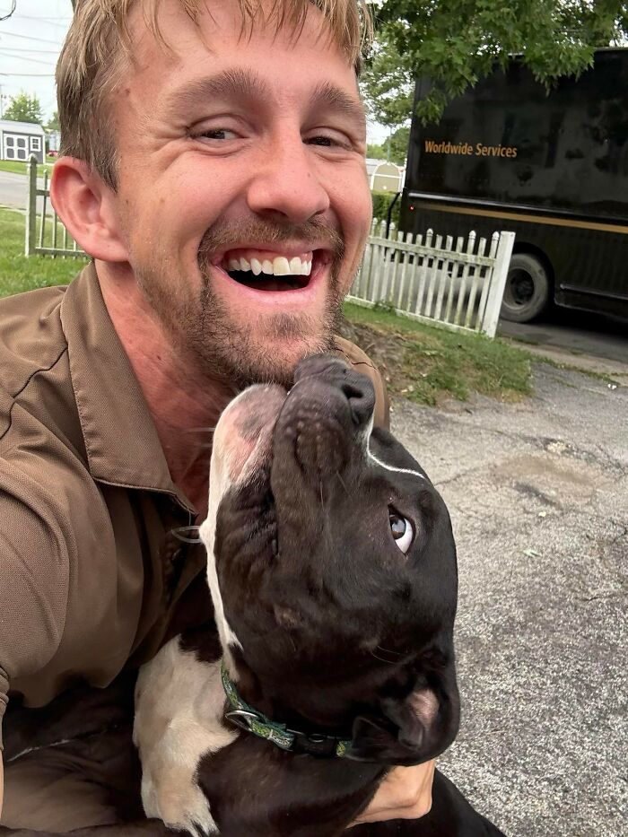 50 adorable pets that have befriended UPS delivery drivers
