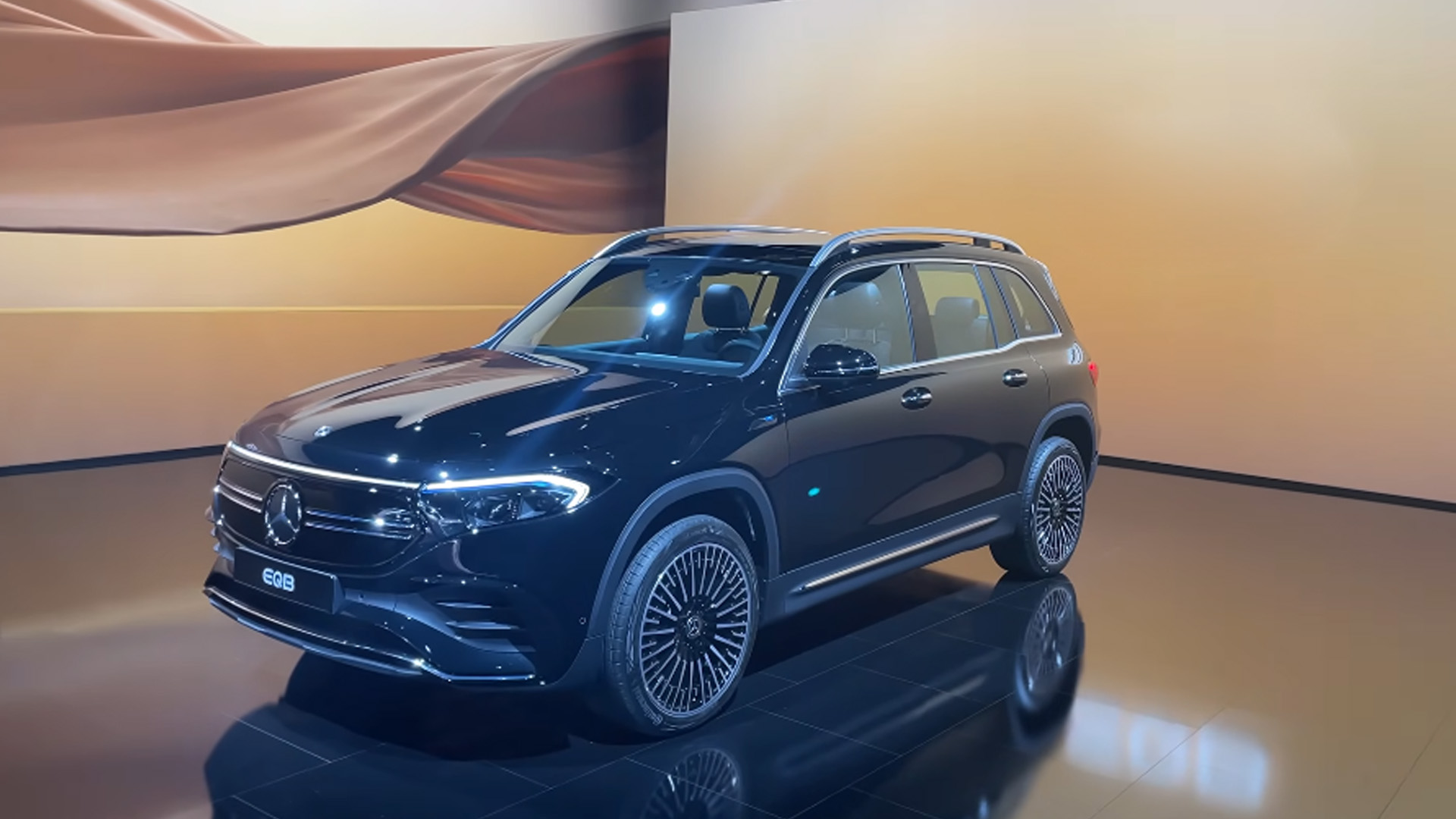 Mercedes EQB walkaround puts the details first