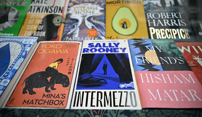 Irish stars rally behind Sally Rooney with open letter