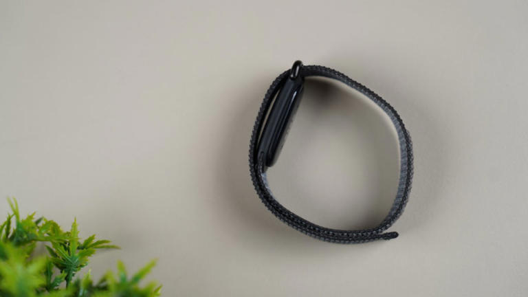 Google Fitbit Air review: Comfortable, capable and all about data