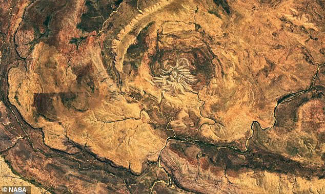 Mysterious ancient structure 'with legs' spotted in the desert by NASA ...