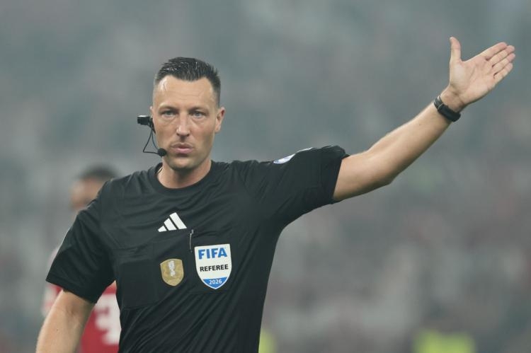 Manchester City - PSG. Qui est Sven Jablonski, l’étonnant arbitre du ...