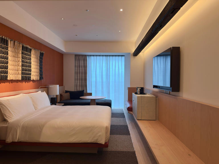 Now live: World of Hyatt members can transfer points to other people online